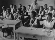 Mädchen im Klassenzimmer